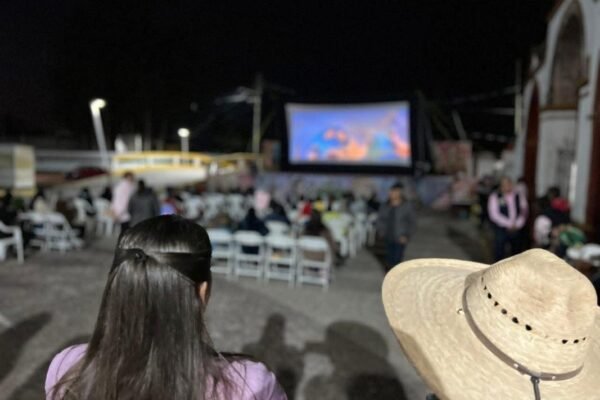 Amecameca lleva cine y diversión a Zoyatzingo con programa municipal