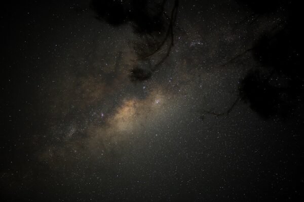 Telescopio latinoamericano registra choque de estrellas en galaxia distante