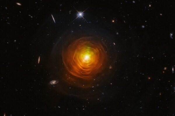 Latinoamérica observa el choque de dos estrellas en galaxia distante