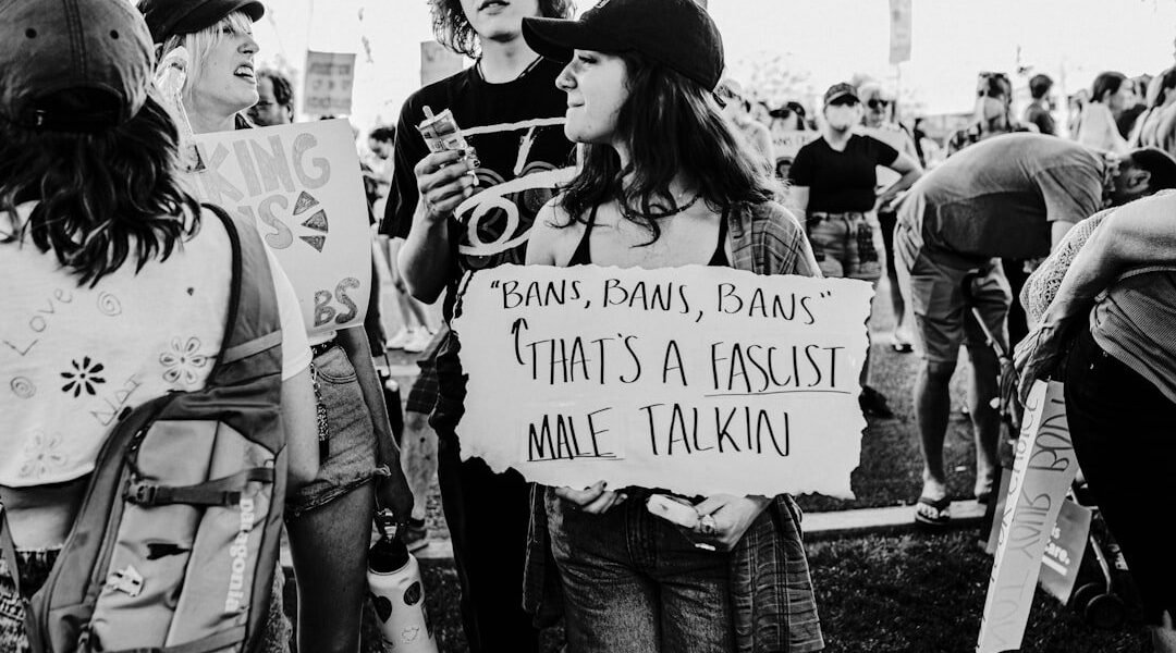 Reconocimiento global a defensoras de derechos: Irán, México y España en el 8M