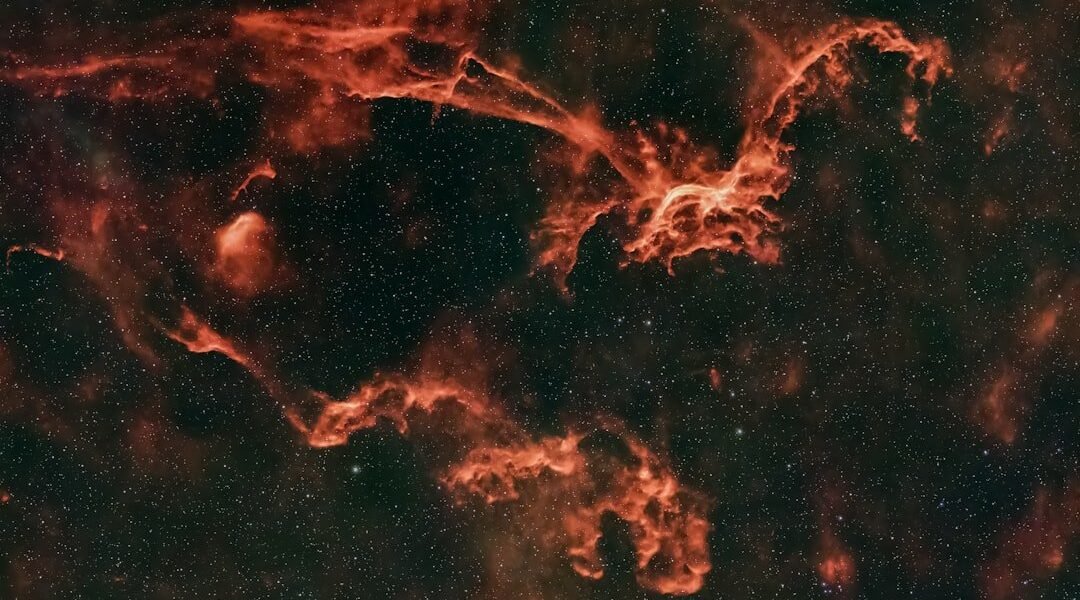 Astrónomos latinoamericanos presencian choque estelar en galaxia lejana