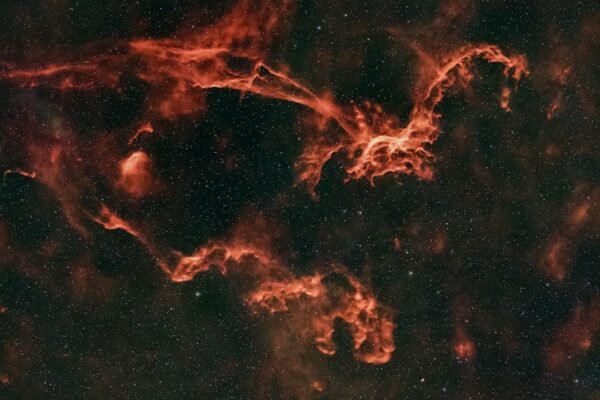 Astrónomos latinoamericanos presencian choque estelar en galaxia lejana