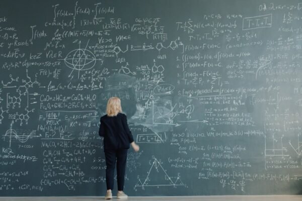 UNAM reconoce a 85 investigadoras en homenaje a Sor Juana Inés de la Cruz