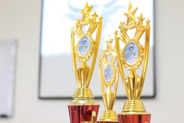 Barbacid, referente científico español, recibe máximo honor de Madrid