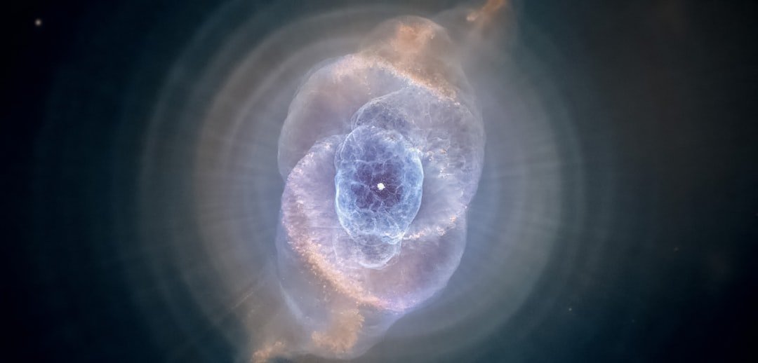 El viaje de un astrofísico mexicano que desentraña los secretos del cosmos