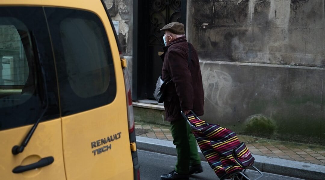 Japón: cómo las entregas de yogur se convirtieron en lazos de vida