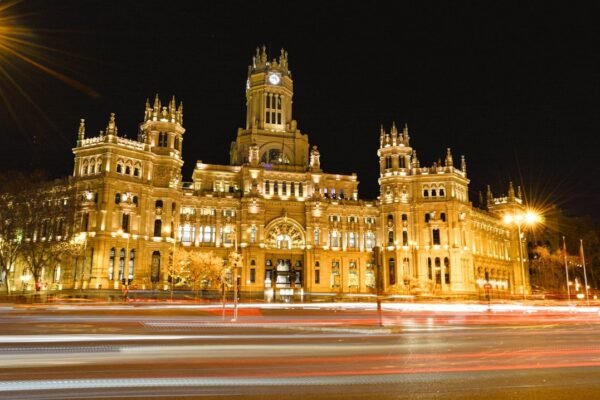 Cuando las instituciones renacer: El Círculo de Bellas Artes se reinventa en la era democrática