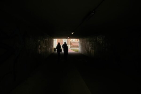 Cuando el arte resiste en el corazón comercial: la galería que desafía a Madrid