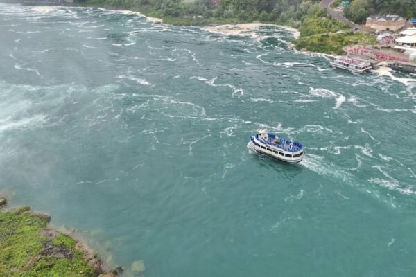 Iñárritu lleva la migración al cuerpo: realidad virtual como acto político