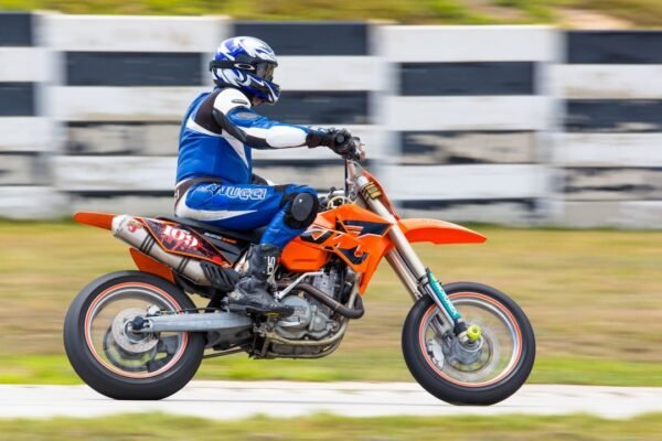 Anxo Leira: el prodigio del motocross que conquista España con solo 11 años