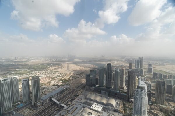 Santander y BBVA expanden su presencia en Oriente Medio