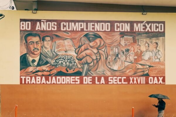 México reduce pobreza laboral a mínimos de dos décadas: qué significa para tu bolsillo