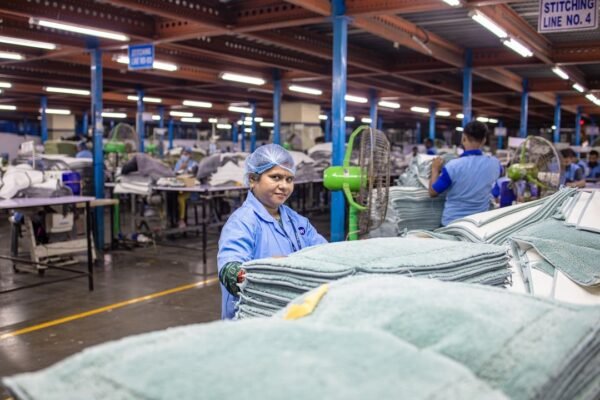 México reduce pobreza laboral a mínimos de dos décadas: qué significa para tu bolsillo