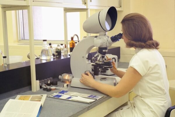 La ciencia mexicana sigue siendo territorio masculino: desigualdad de género en números