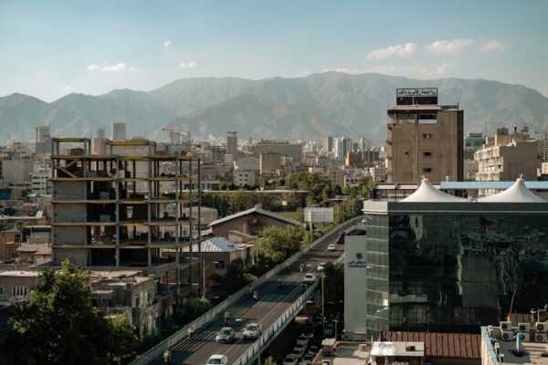 Teherán bajo fuego: tres días de bombardeos trastocan la capital iraní