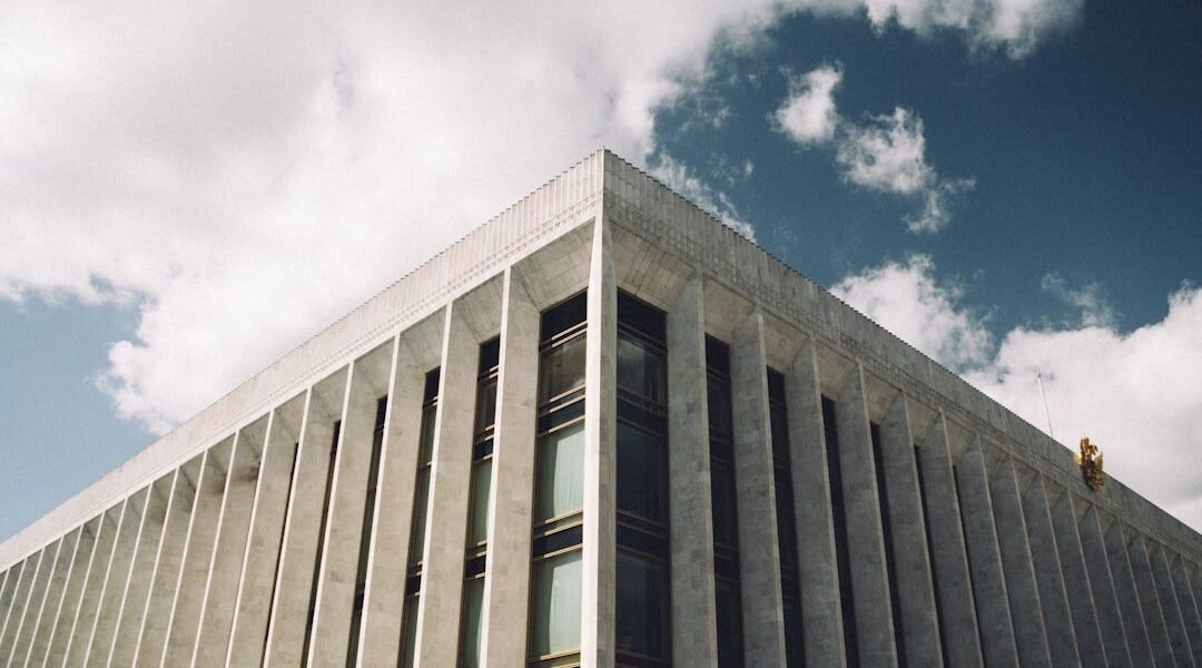 Nombramientos en la sombra: cómo la política española oculta favores corporativos