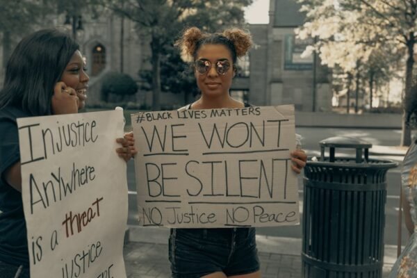 Cazzu rompe el silencio: "Nos tienen en guerra", el grito contra la violencia de género