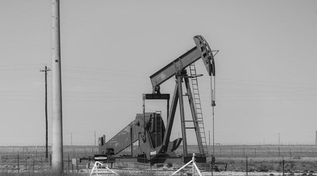 AIE abre sus bóvedas: el mayor desembarque de petróleo de la historia