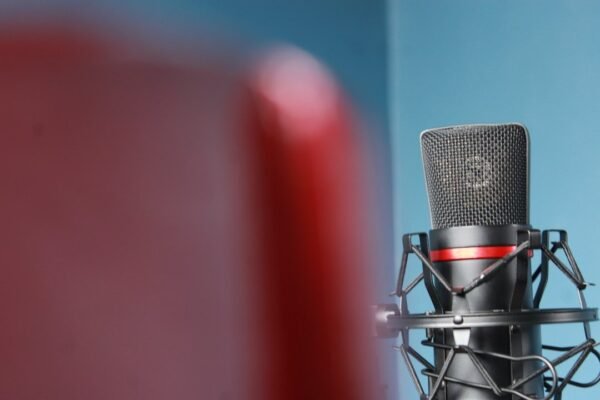 Radiodifusoras indígenas luchan por preservar lenguas ancestrales en era digital