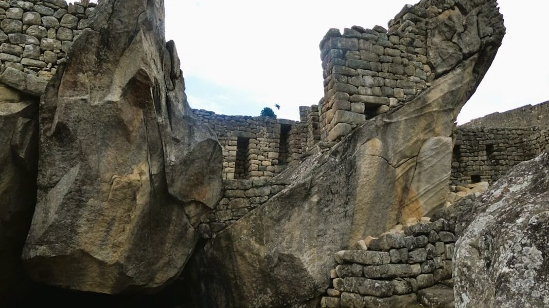 Perú enfrenta la paradoja turística: de la sobrecarga al colapso económico