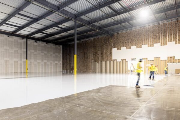 La paradoja estadounidense: economía en auge pero sin manos para construirla