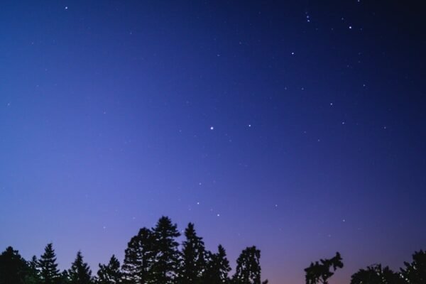La astrología como fenómeno mediático en Latinoamérica: entre tradición y entretenimiento