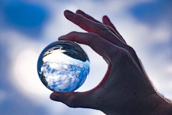 El mundo en caos: cómo las megatendencias globales redefinen la estrategia en Latinoamérica