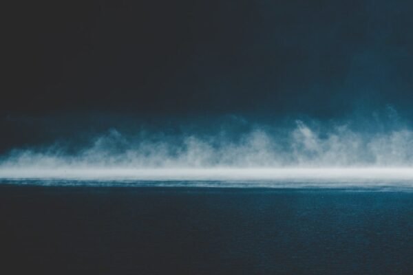 Tornados de fuego: la apuesta científica para limpiar derrames de petróleo