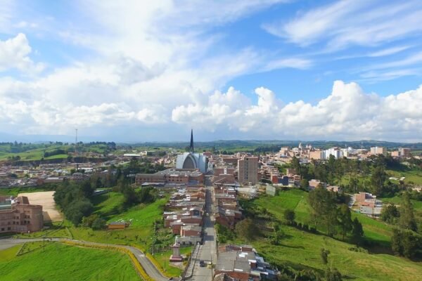 La transición energética: cómo abandonar los combustibles fósiles protege a América Latina