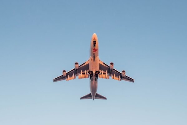 México apuesta por combustibles sostenibles en aviación para frenar emisiones