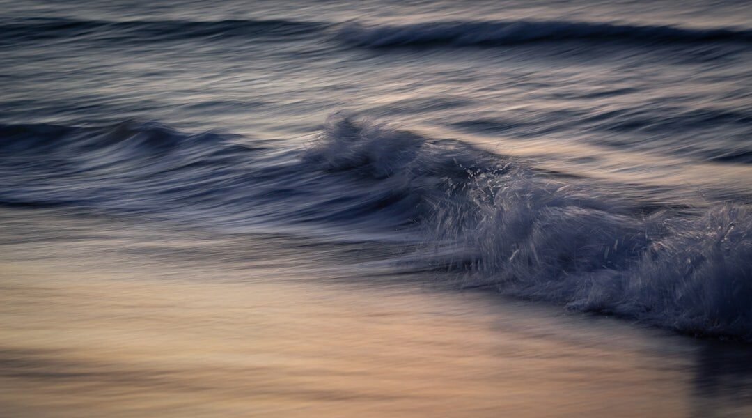 Tornados de fuego: la apuesta científica para limpiar derrames de petróleo
