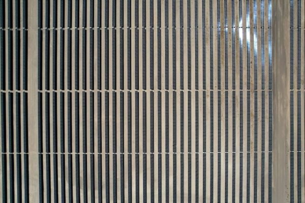 Paneles solares en desiertos: la lección de China que América Latina debe aprender