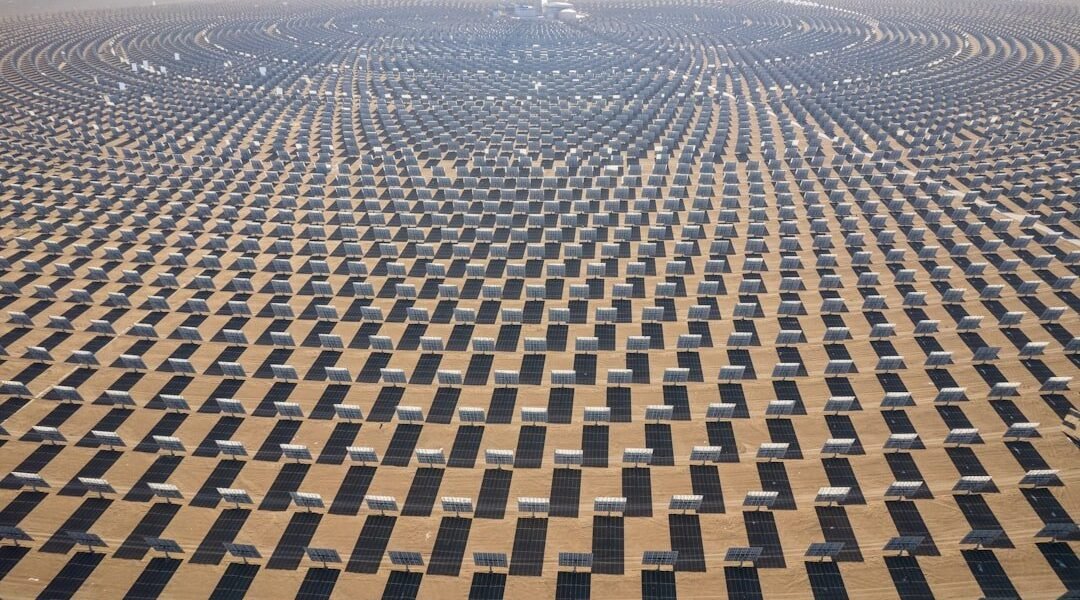Desiertos solares: cómo China transforma áridos ecosistemas en centrales energéticas