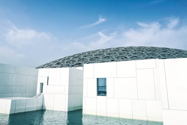 La IA sedenta: cómo los gigantes tecnológicos disputan agua y energía en América Latina