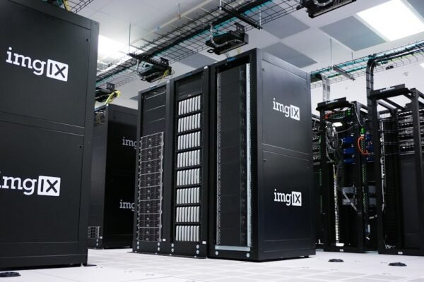 La IA consume recursos: data centers amenazan agua y energía en Latinoamérica