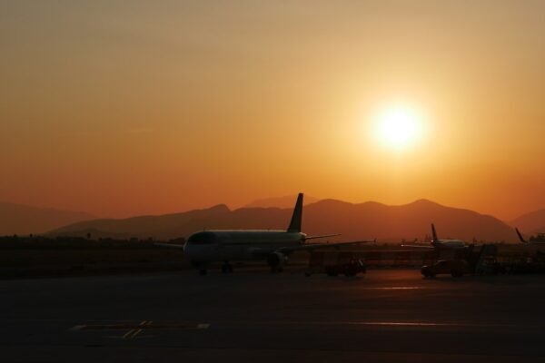 México avanza en combustibles sostenibles para aviación: ¿suficiente para descarbonizar los cielos?