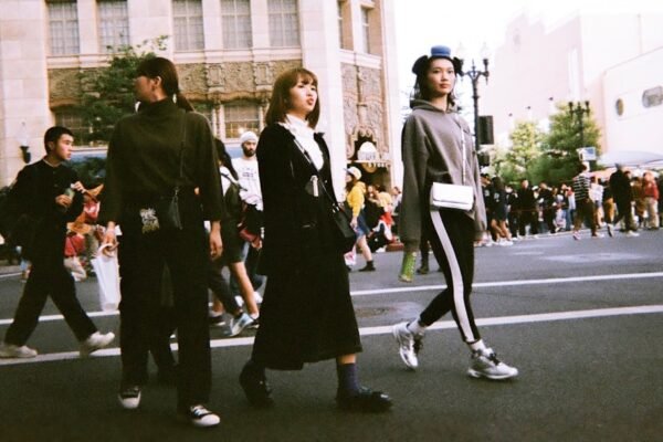 Policías sin armas en las calles: el dilema de la seguridad en el 8M