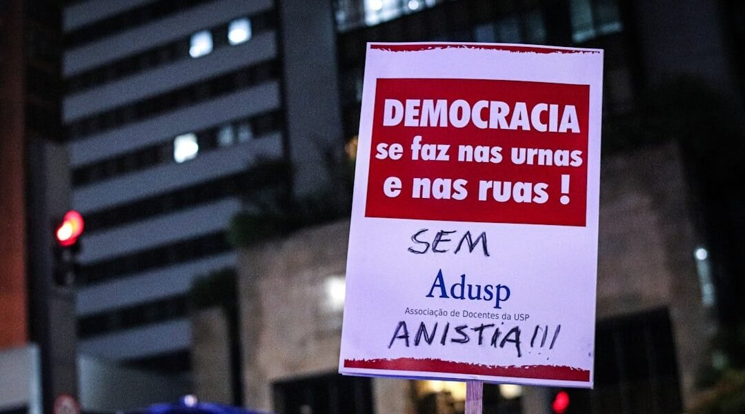 La fuga silenciosa del poder local: cuando los ediles abandonan la nave