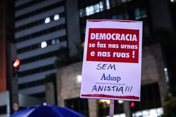 La fuga silenciosa del poder local: cuando los ediles abandonan la nave