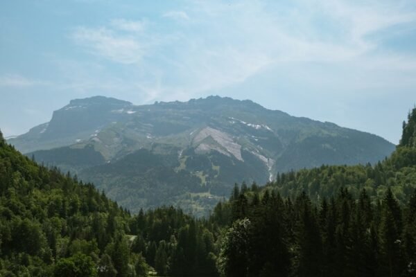 Velasco: cuando la pintura se encuentra con la medida exacta del universo