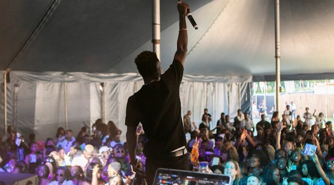 Zabaleta cuestiona prioridades: crítica al megaconcierto de Shakira en México