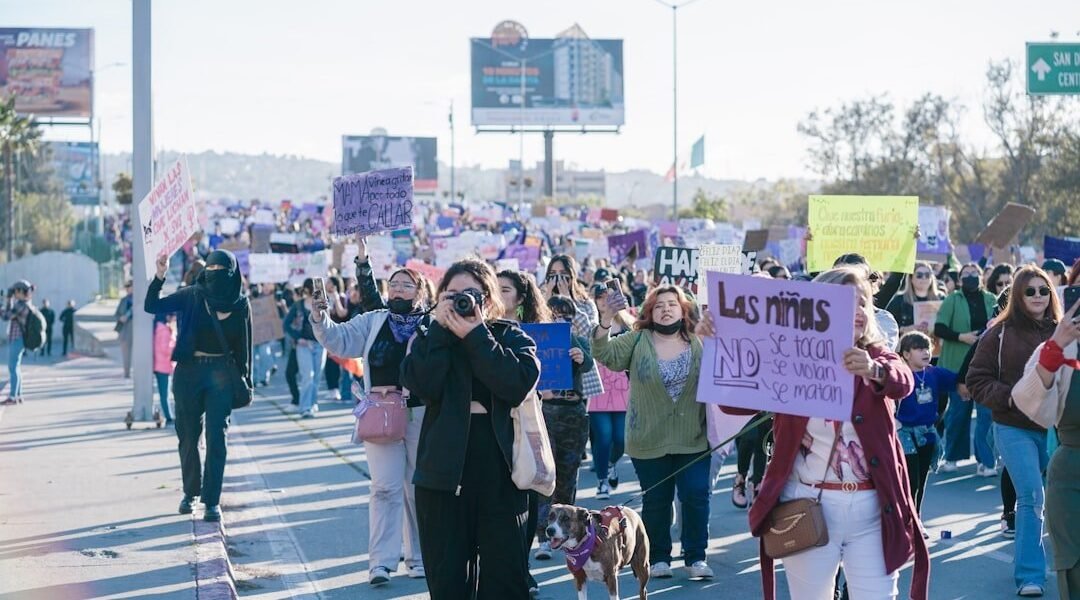 Policías femeninas participarán desarmadas en marcha del 8 de marzo