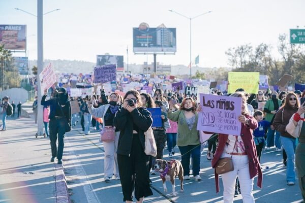Policías femeninas participarán desarmadas en marcha del 8 de marzo