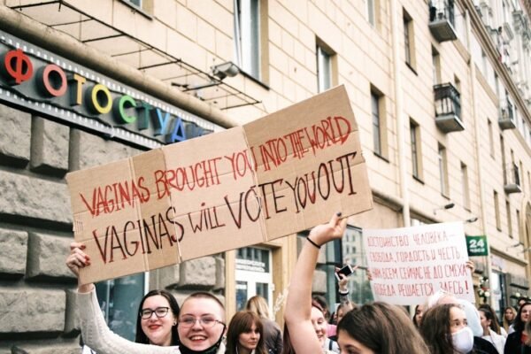 Movimiento Ciudadano propone reducir edad de voto a 16 años en México