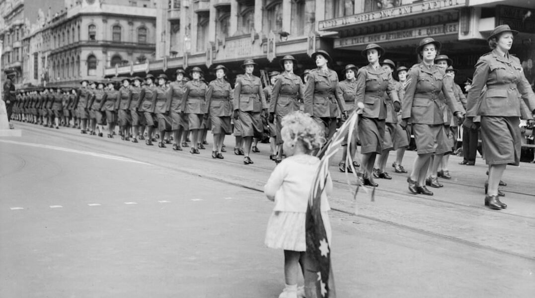 Sheinbaum reconoce a mujeres de las Fuerzas Armadas en acto por el Día Internacional