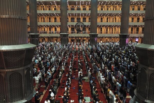 Sheinbaum traslada decisión de reforma electoral al Congreso mexicano