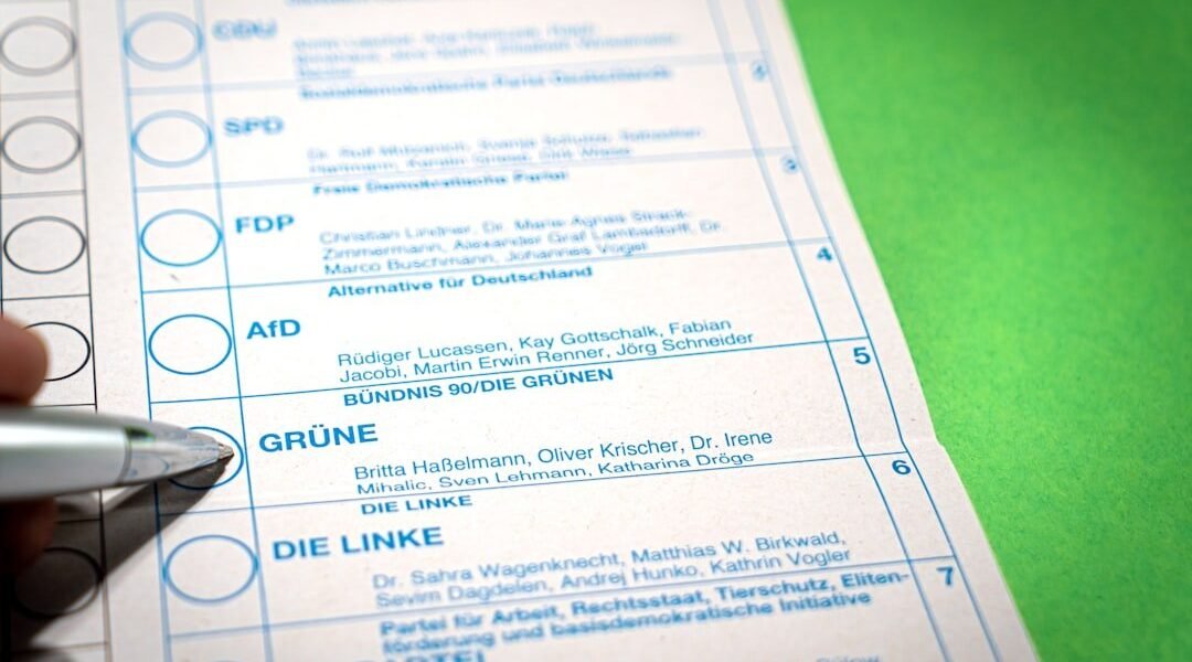 INE abre proceso para nuevos partidos mientras persiste disputa sobre afiliaciones