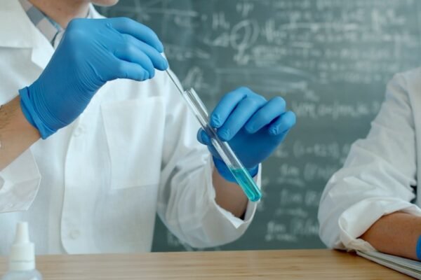 Cambios en política científica estadounidense: expertos hablan de investigaciones interrumpidas