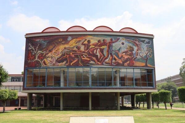 Detenciones en centro de rehabilitación tras muerte de paciente en Edomex