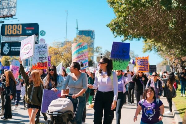 Conmemoración del 8M en CDMX: 120 mil manifestantes y nueve detenciones